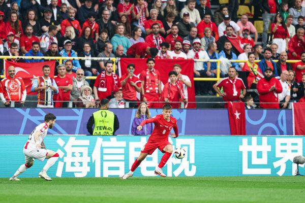 1718737684061035173.jpeg 600_14052534_TU_A9431_EDbyWY.jpeg