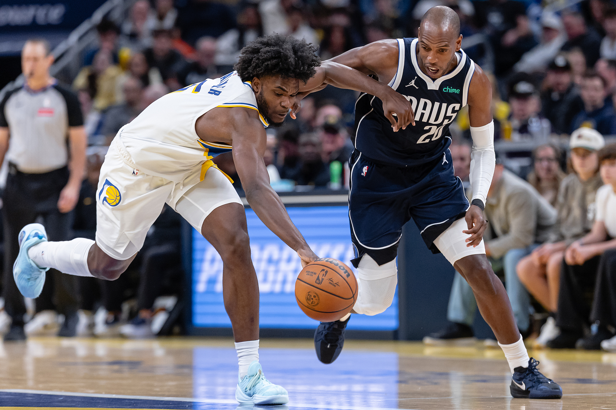 kaiyun体育app-米德尔顿25+7+7 独行侠险胜步行者结束十连败